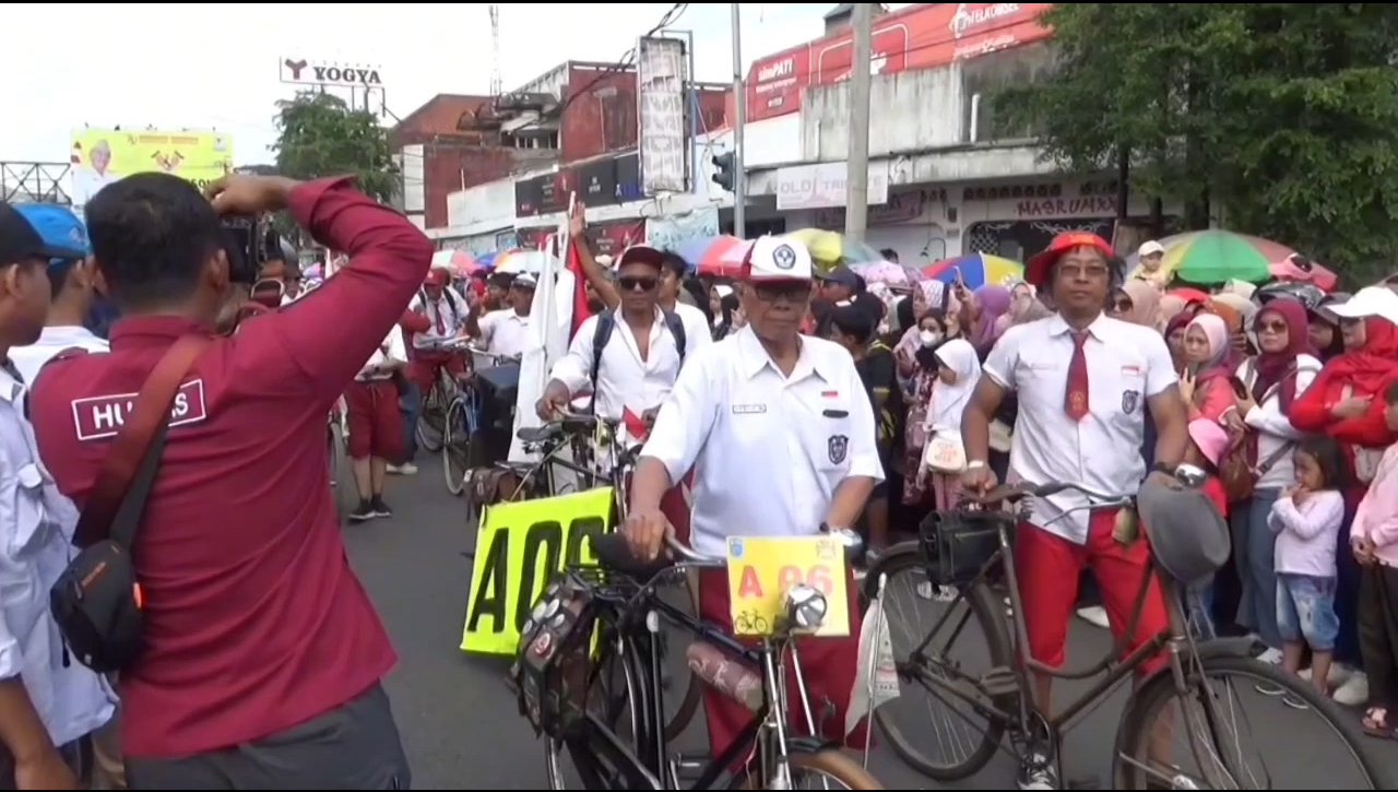 Pawai Alegoris Disambut Antusias Ribuan Warga, Berdayakan Masyarakat Kembangkan Potensi Wisata