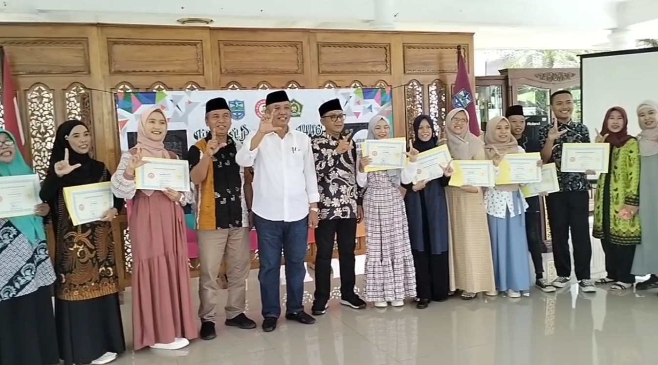 Lima Tokoh Peduli Literasi Terima Penghargaan YRBK Kota Banjar, Dinilai Konsistensi Dalam Kegiatan Literasi 