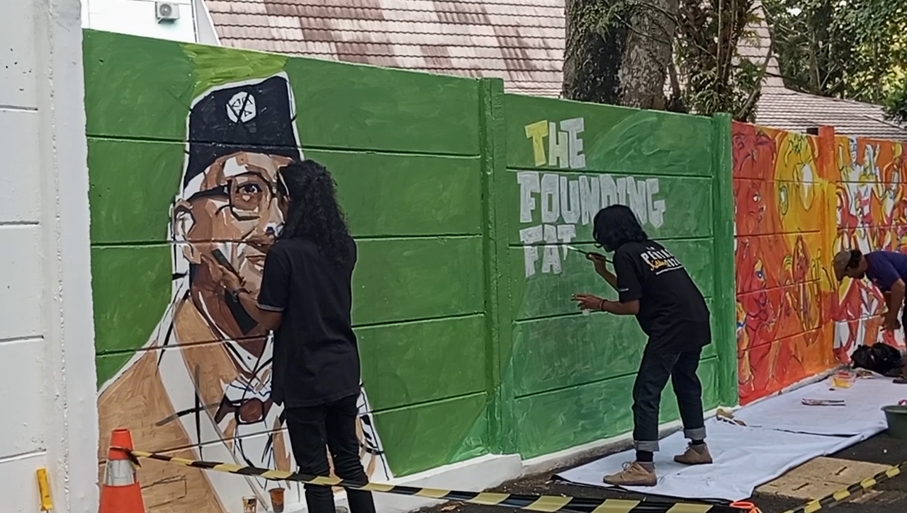 Unik, Universitas Siliwangi Peringati Dies Natalis Ke-46 Dengan Menggambar Mural Dengan Tema Stop Bulliying