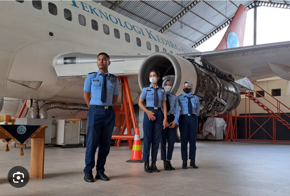 Mau Daftar Jadi Pilot,Ini Rekomendasi 5 Sekolah Penerbangan Yang Ada Di Indonesia