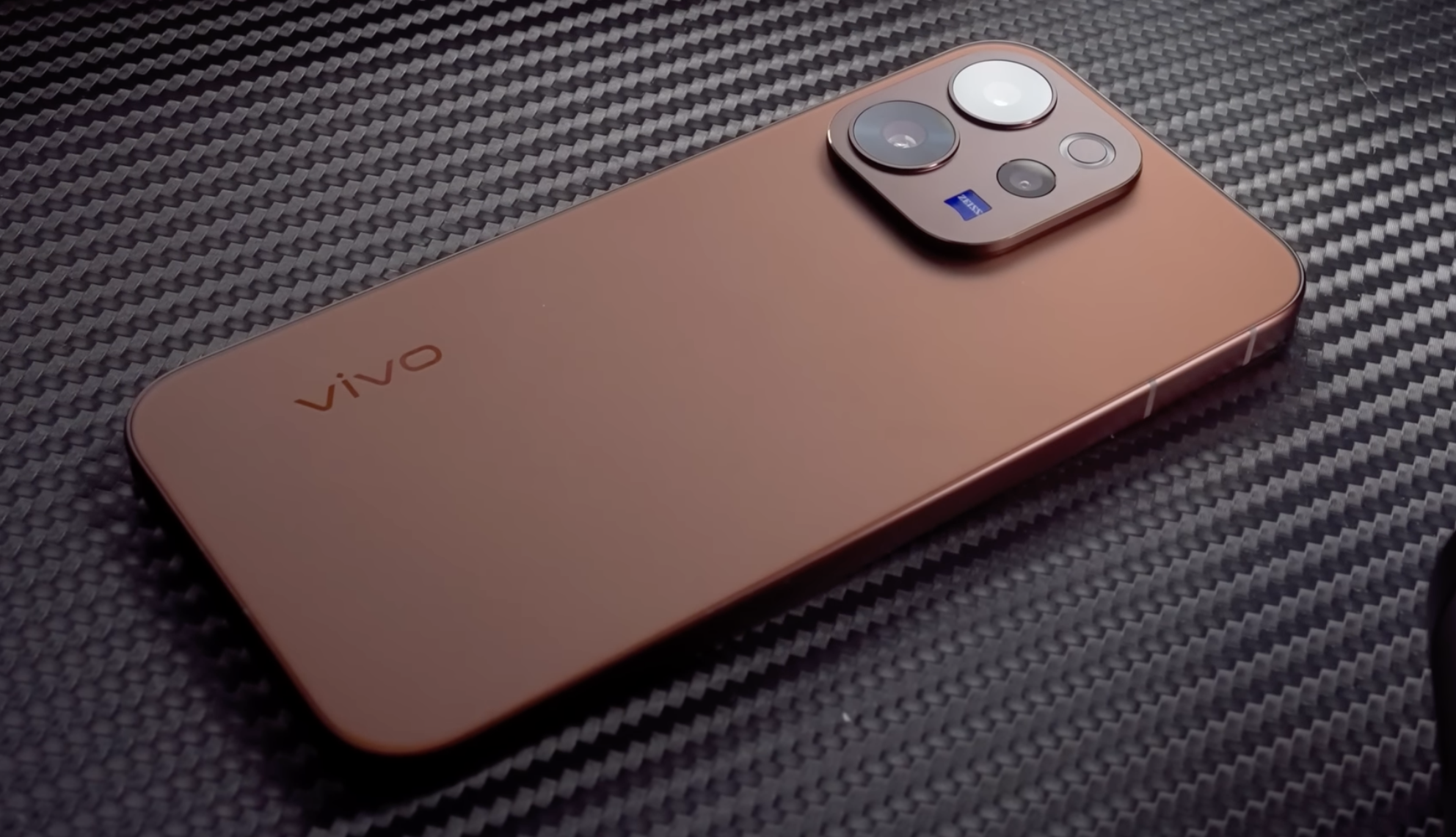 Review Vivo V70: Desain Makin Premium, Tapi Apakah Upgrade dari V60 Ini Worth It?