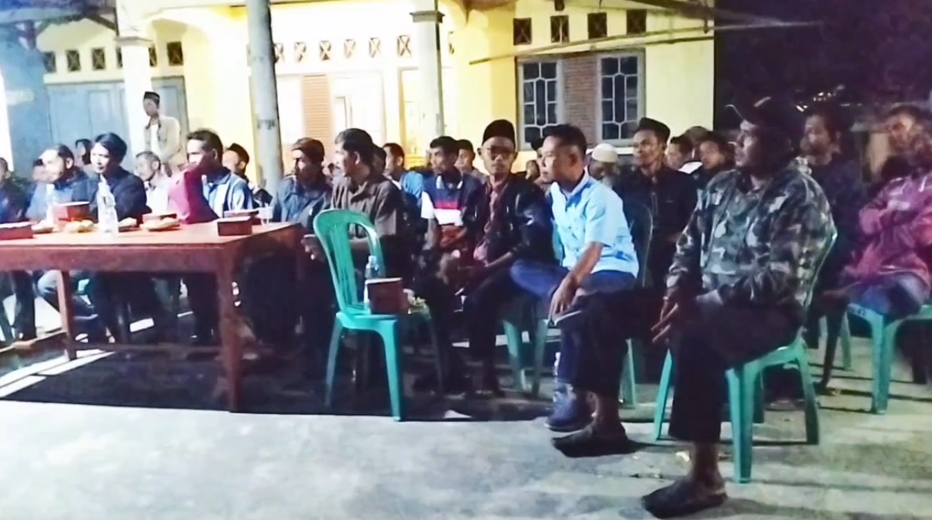 Warga Sindangasih Dikenalkan Silase, Solusi Hemat Membuat Pakan Ternak, Digelar Mahasiswa KKN STISIP Banjar