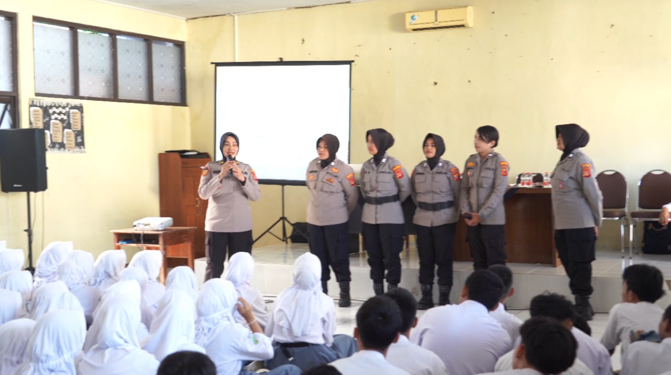 Pertama di Indonesia, Polwan Polres Tasik Kota Ngajar di Madrasah, Sinergi Bersama PGM Cegah Kenakalan Remaja