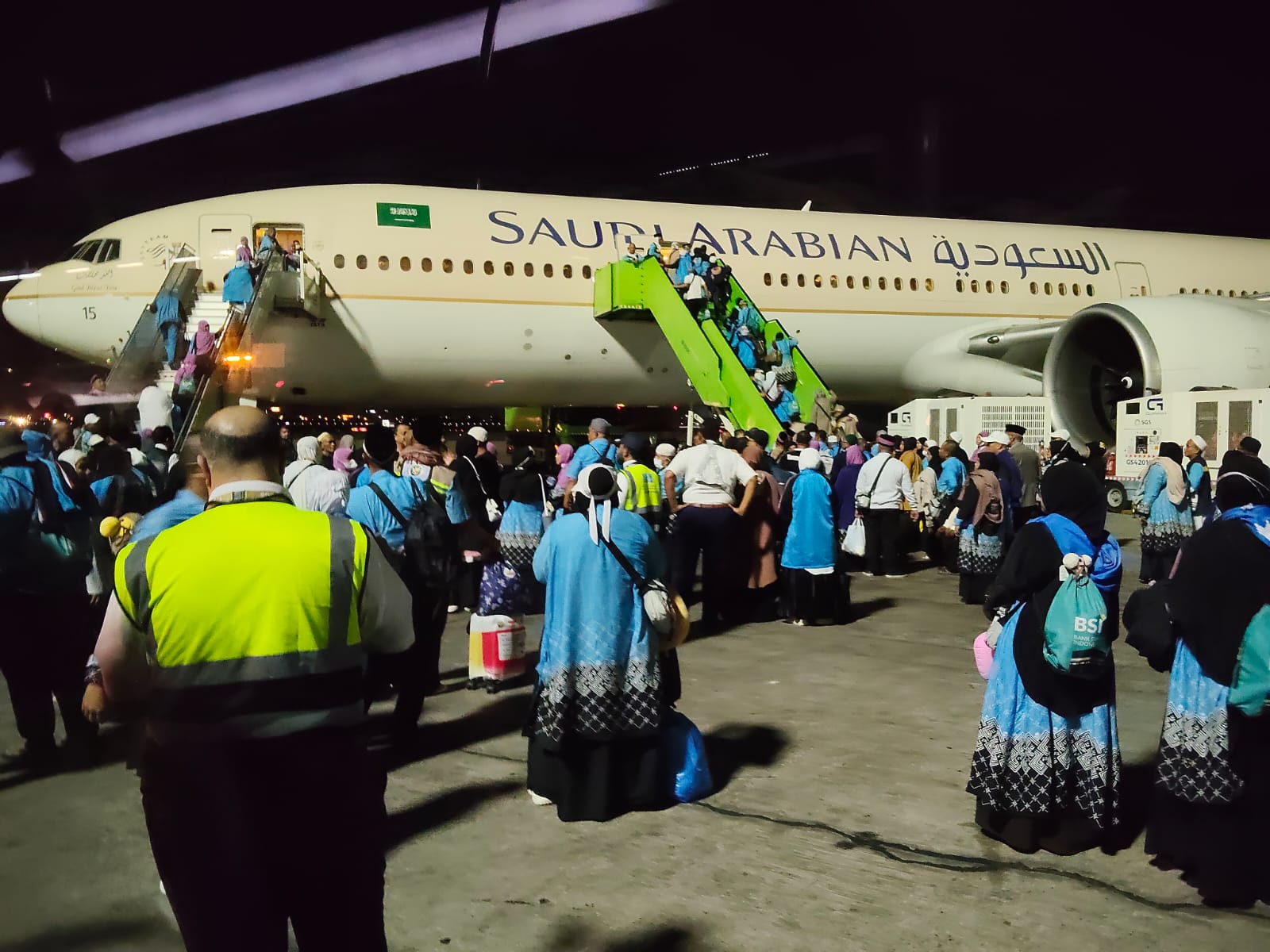 Perjalanan Melelahkan Jemaah Haji Asal Kota Tasikmalaya: Dua Kali Naik-Turun Pesawat Sebelum Berhasil Terbang
