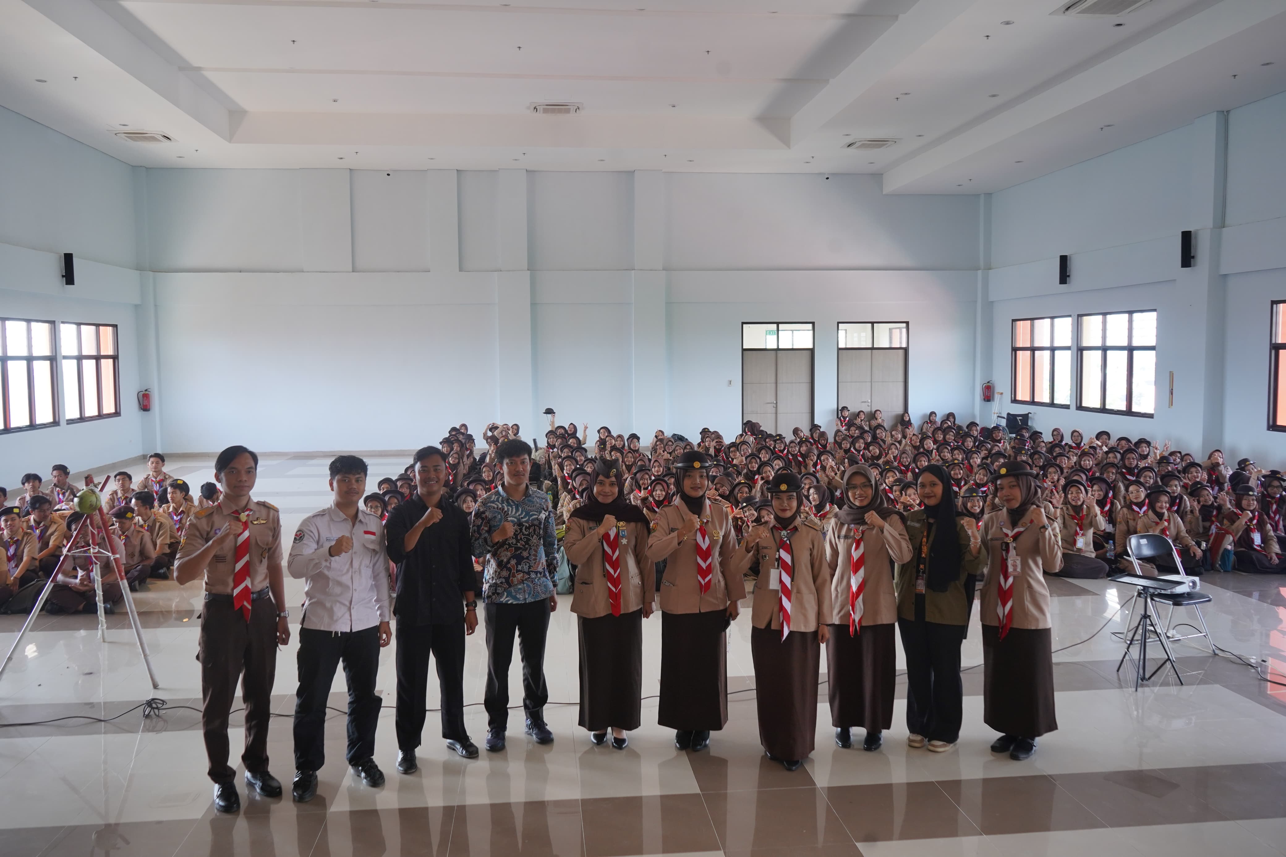 250 Mahasiswa PGSD dan PGPAUD Ikuti Orientasi Pendidikan Dasar Kepramukaan 2025