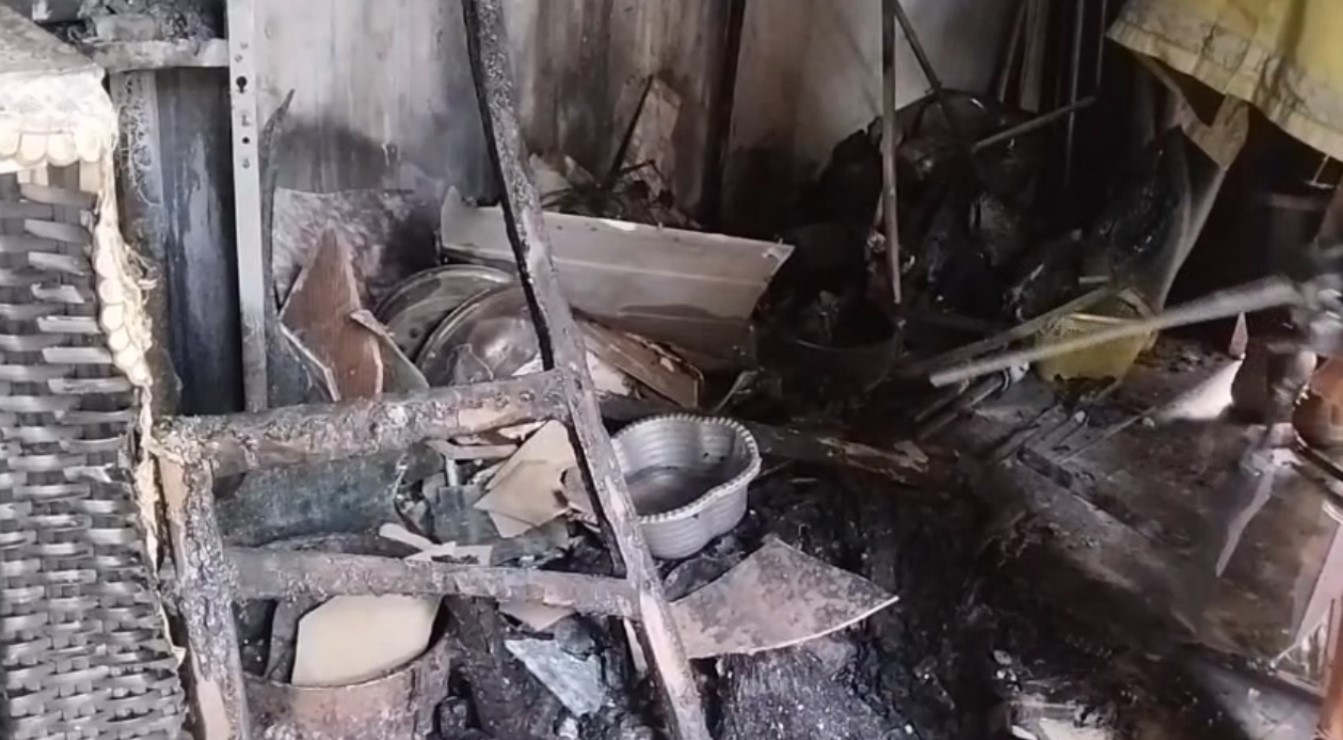 Warga Banjar Berjibaku Padaman Api, Sesalkan Respons Petugas Damkar yang Dinilai Lambat