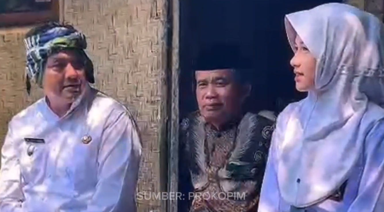 Diky Chandra Temui Pelajar Yang Tinggal di Gubuk Reyot, Beri Bantuan Hingga Pikirkan Solusi Jangka Panjang
