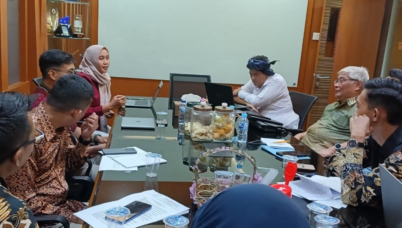Ditemani Diky Chandra, Honorer Minta Kejelasan Nasib ke Kementerian, Kemenpan-RB Janji Pengangkatan Honorer