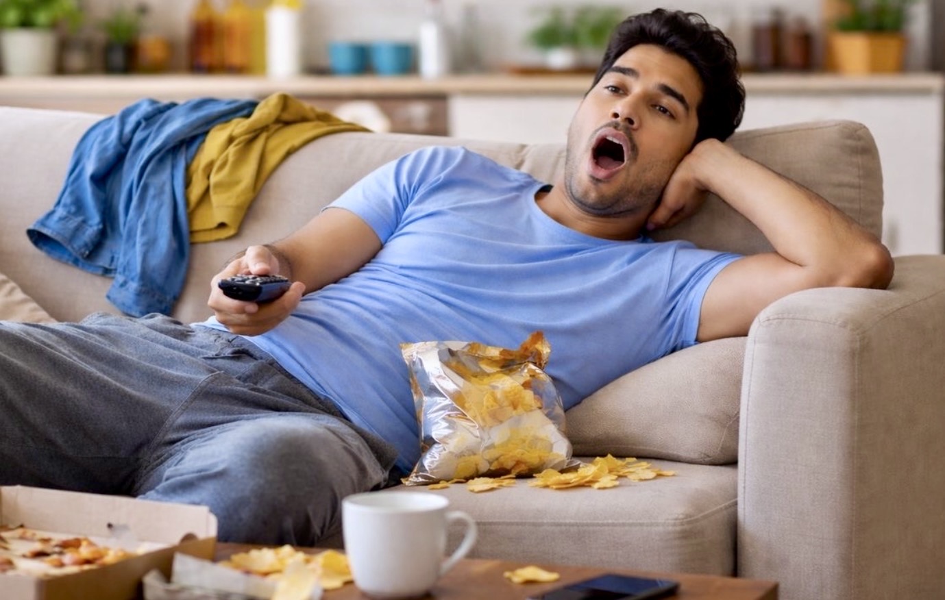 Capek Jadi Ambisius Tapi Mager? Rahasia Kaum Rebahan Tetap Produktif 