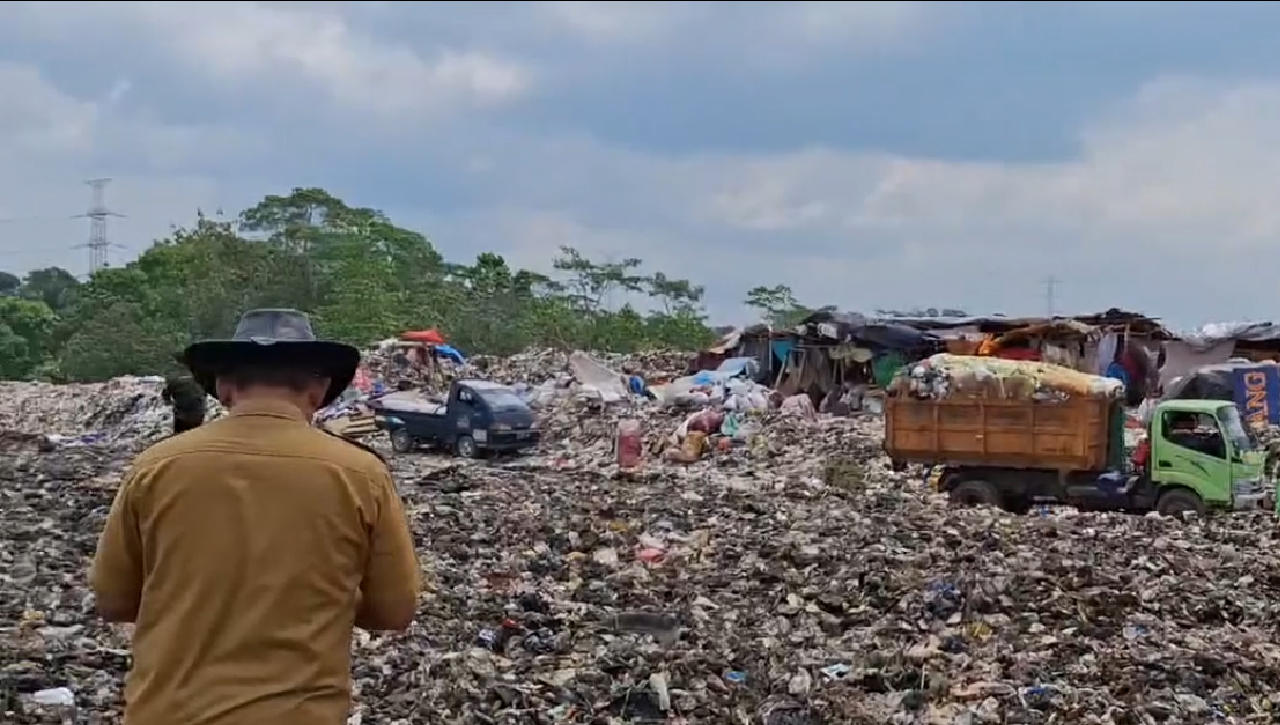 Hamparan Sampah di TPA Ciangir Bakal Diratakan Jadi Lapangan Bola, Rampung Bulan Nopember Mendatang