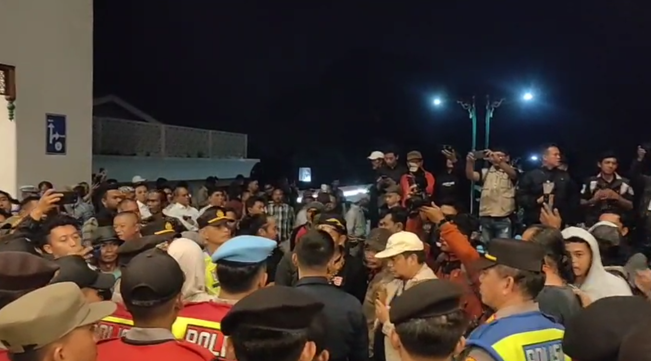 Debat Kandidat PSU Pilkada Tasikmalaya Sempat Diwarnai Aksi, Massa Ingin Berdialog Langsung Dengan Para Calon
