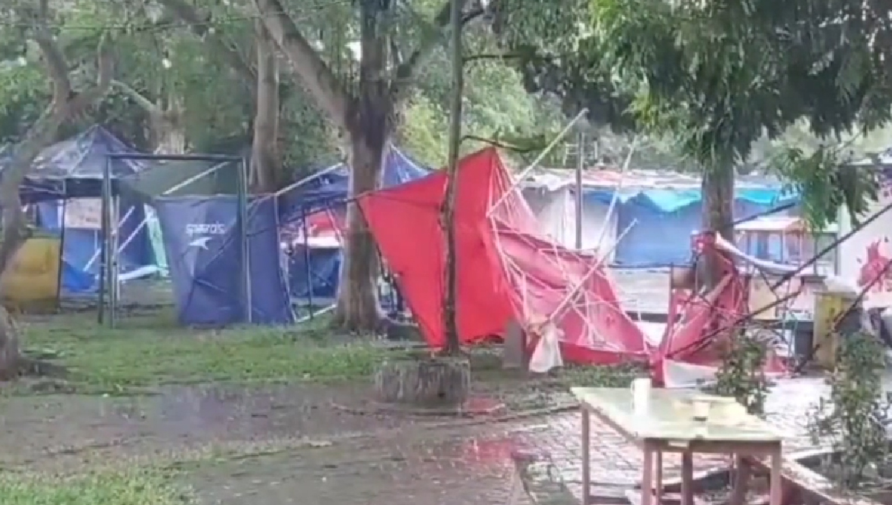 Tenda UMKM Rusak Diterjang Angin Kencang Diganti Panitia, Pelaku UMKM Diminta Waspada Di Tengah Cuaca Ekstrem