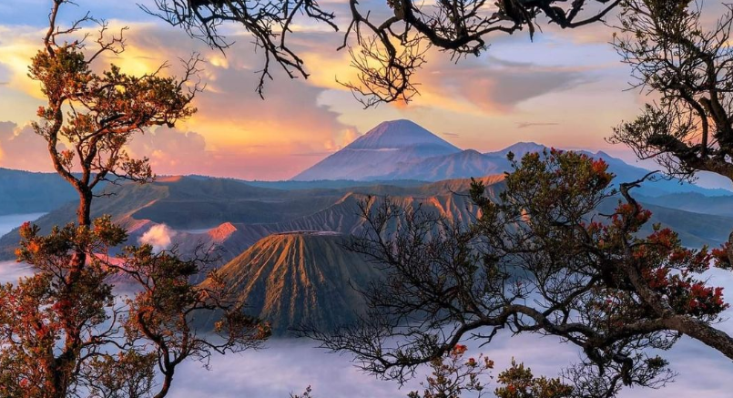  6 Gunung ini Punga Keajaiban Alam yang Penuh Pesona, Bikin Candu Setiap yang Datang