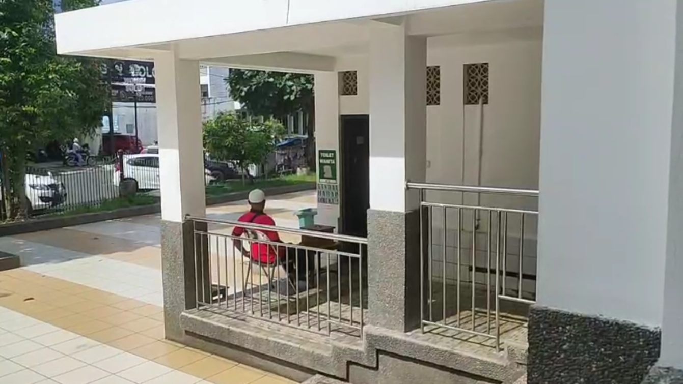 Jemaah Masjid Agung Pertanyakan Keberadaan Penjaga WC, Minta Penjaga WC Wanita Harus Dijaga Wanita