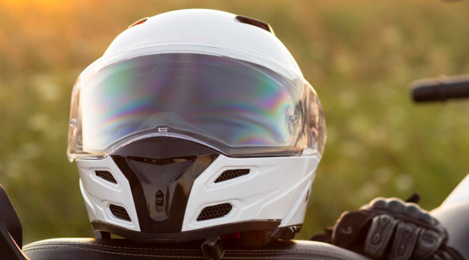 Panduan Lengkap! Cara Tepat Mencuci Helm Supaya Bersih dan Wangi