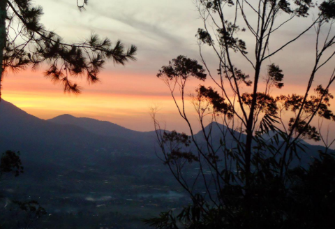 Wisata Alam Gunung Putri Lembang: Pendakian Santai dengan Pemandangan Bandung yang Memukau