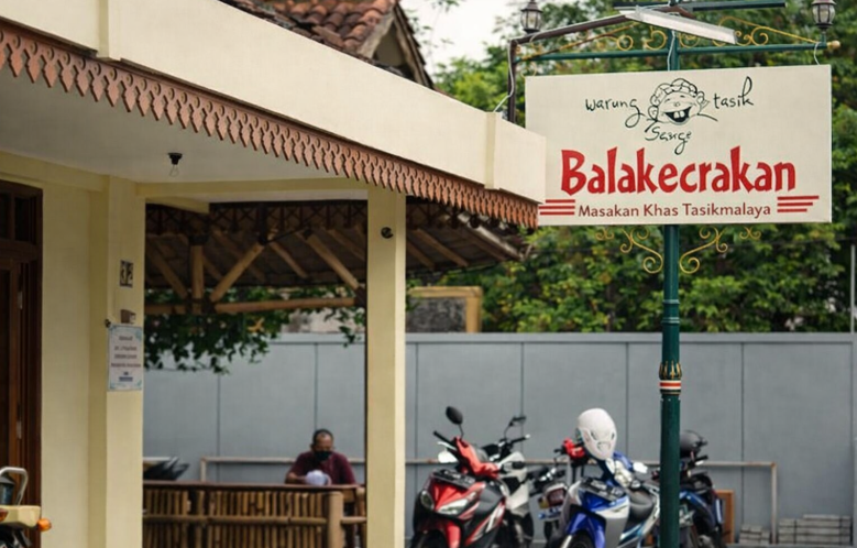 Wajib Coba! Warung Balakecrakan, Warung Sunda Legendaris di Tasikmalaya