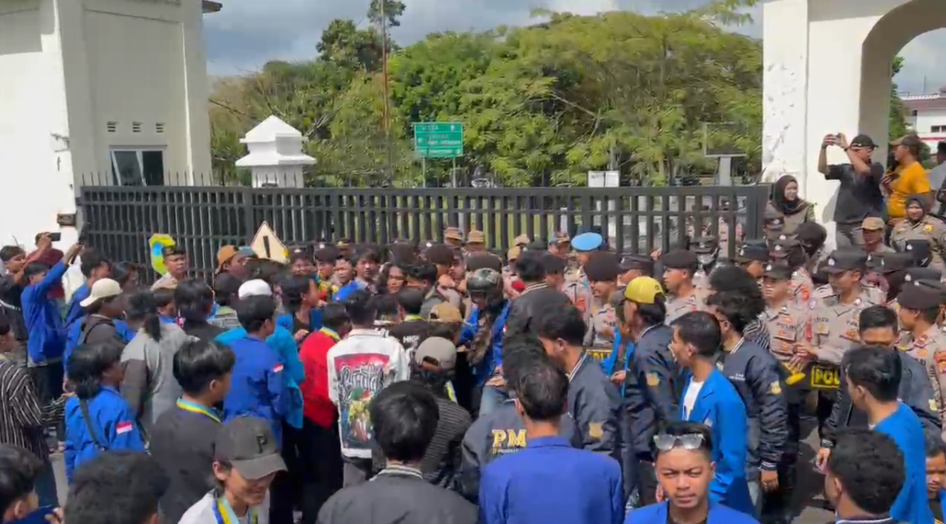 Geruduk Kantor Bupati Tasik, PMII Sampaikan 4 Tuntutan, Pemerintahan Baru Diminta Komitmen Bereskan Masalah