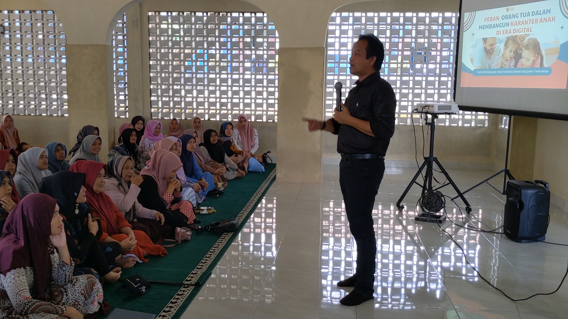 Kolaborasi Membentuk Karakter Anak di Era Digital, KPAID Tasikmalaya Gelar Seminar Parenting