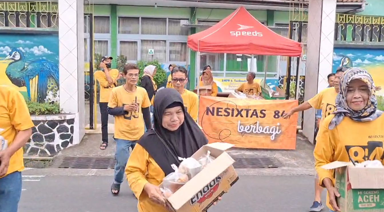 Alumni Nesixtas 84 Gelar Baksos Dengan Berbagi Takjil, Pupuk Nilai Kepedulian Sosial Bagi Para Anggota