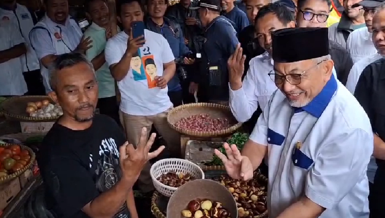 Cagub Jabar Ahmad Syaikhu Soroti Kondisi Pasar Cikurubuk, Begini Katanya...