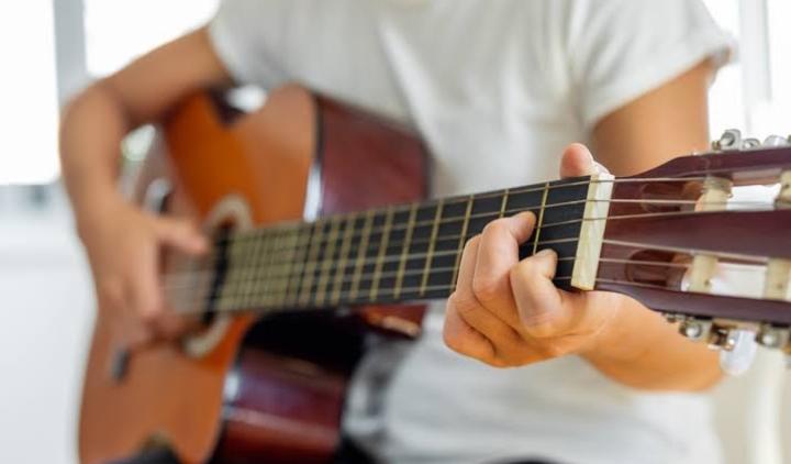 7 Chord Lagu Dangdut Ini Dijamin Bisa Bikin Kamu Bergoyang, Ayo Mainkan Sekarang