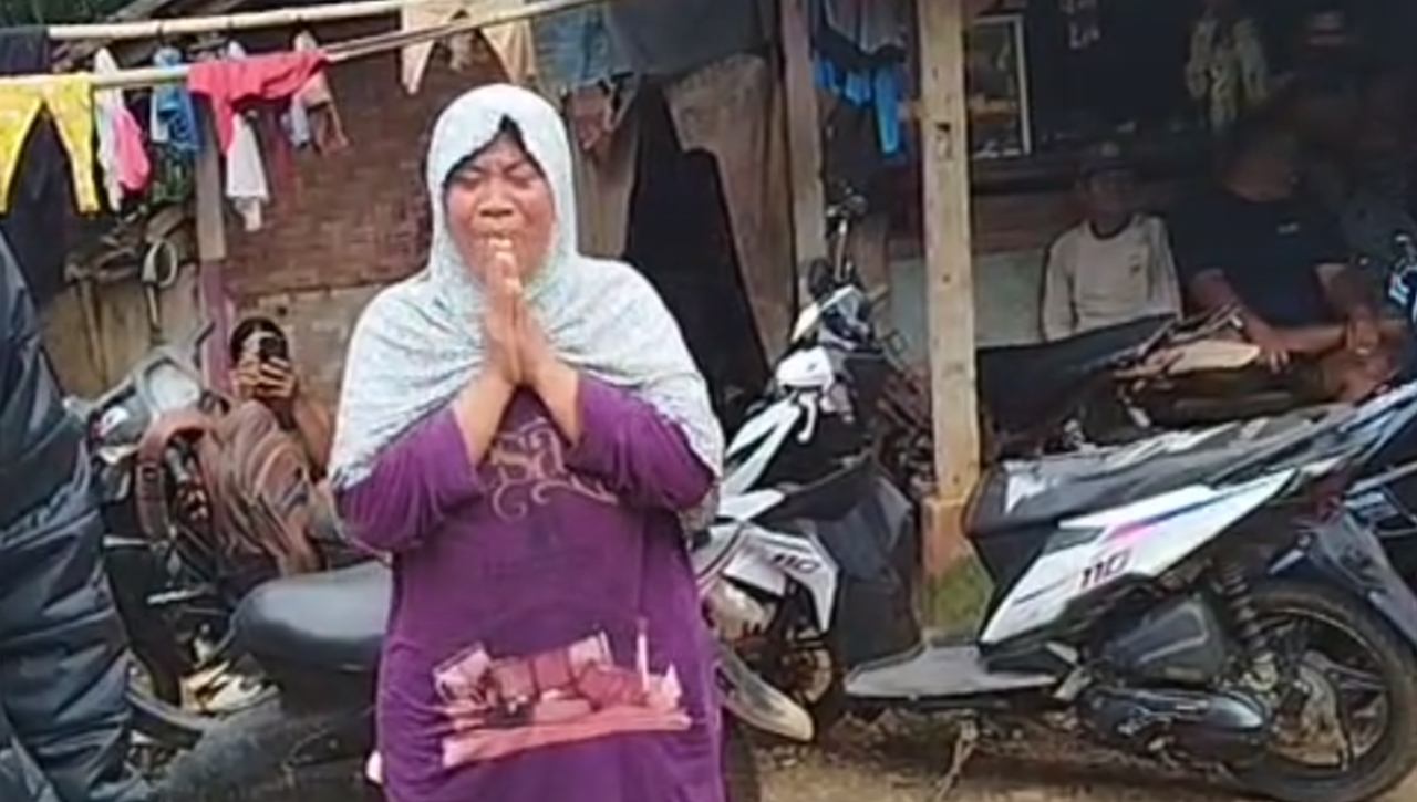 Ibu di Tasikmalaya Histeris Minta Lokasi Tambang Dibuka, Polisi Berhasil Redam Gejolak Massa