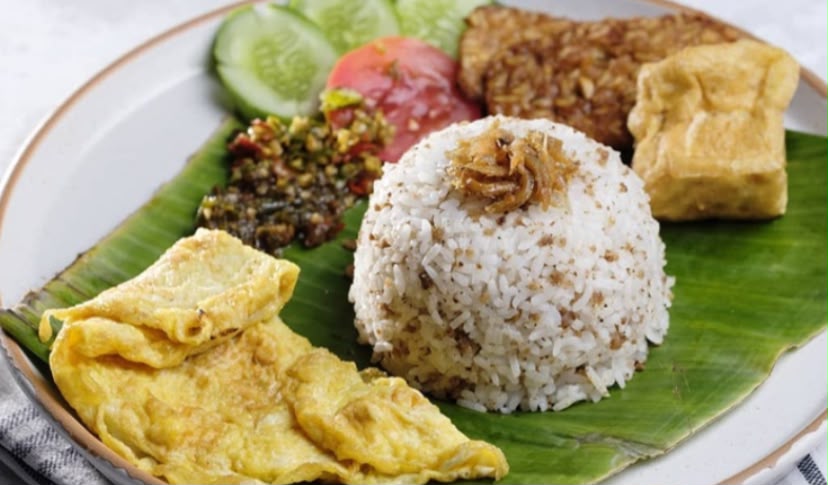 Sepiring Nasi Tutug Oncom, Sederhana Tapi Punya Rasa yang Kuat