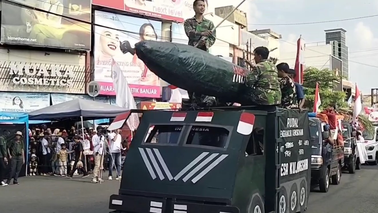 Pawai Alegoris Kota Banjar Angkat Tema Rudal Kemiskinan, Komitmen Tuntas Kemiskinan Melalui Pemberdayaan Warga