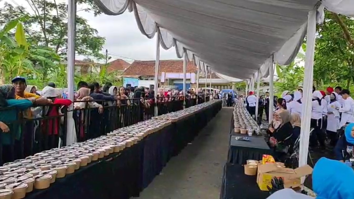 Sajian 2.417 Porsi Kupat Tanjung Tasik Pecahkan Rekor MURI, Bagian dari Perayaan HUT ke-24 Kota Tasikmalaya