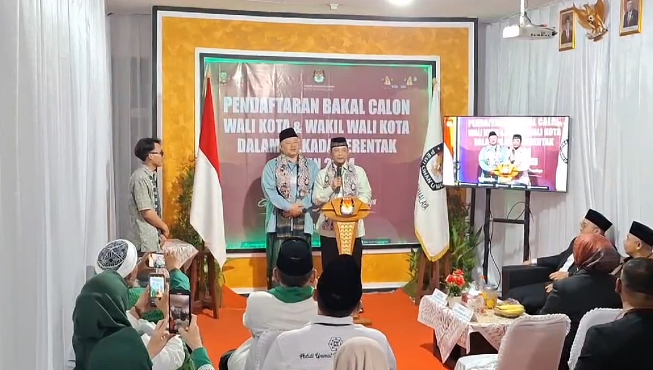 Didoakan Ulama Dan Santri, Pasangan Yanto Oce dan KH. Aminuddin Daftar Ke KPU