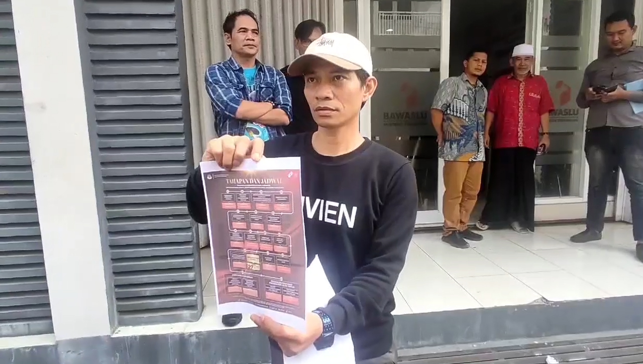 Gagal Nyalon Bupati Tasikmalaya, Pasangan Dedi-Mimih Laporkan KPU Ke Bawaslu, ini Alasannya....