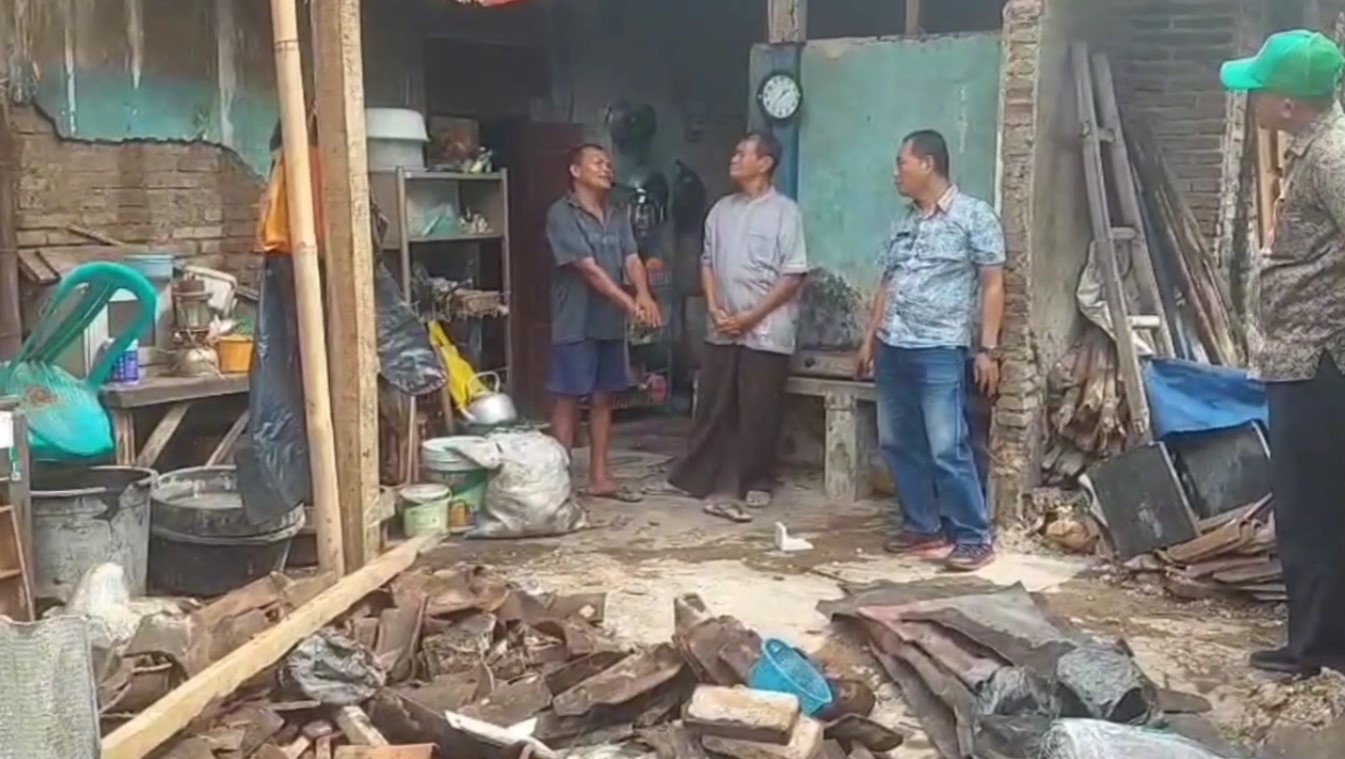 Bangunan Lapuk, Rumah Warga Muktisari Banjar Ambruk, Pemilik Alami Sakit Berharap Bantuan Pemerintah