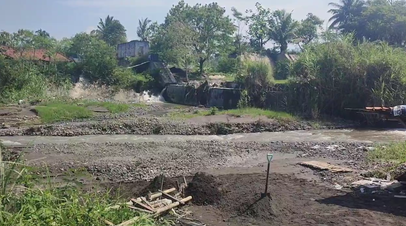 Tambang Ilegal Galunggung Rusak Jalan Cisinga, Dewan Apresiasi Rencana Gubernur KDM Tertibkan Tambang