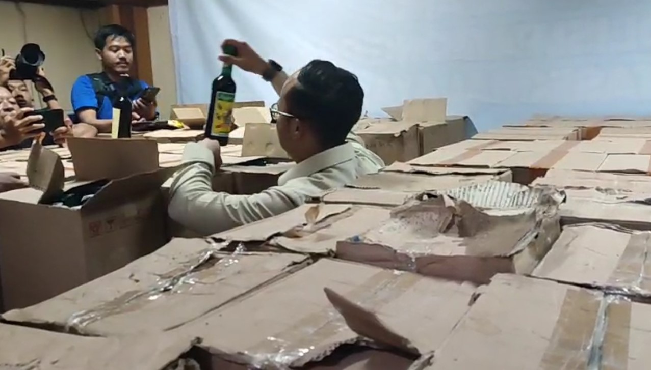 Ruko di Kawalu Jadi Gudang Miras Diciduk Satpol PP, Petugas Menyita 6489 Botol Minuman Keras Berbagai Merek