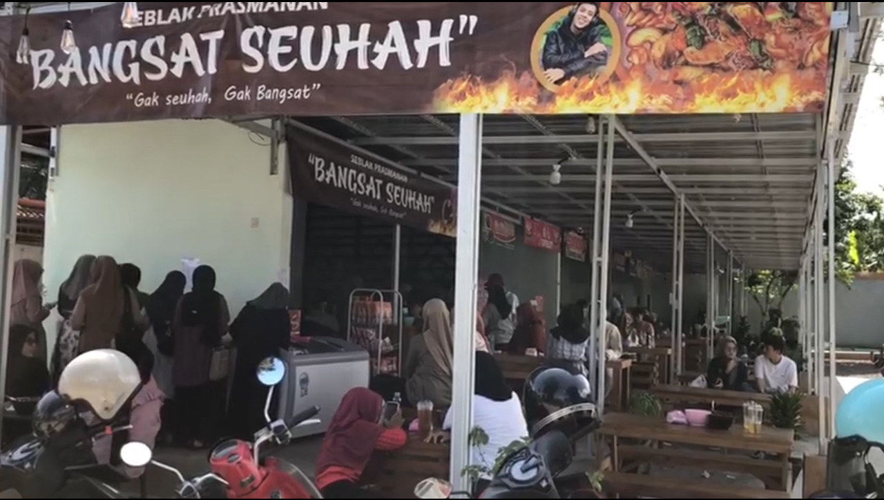 Buka Cabang Baru, Seblak Bangsatria Seuhah Ramai Pengunjung