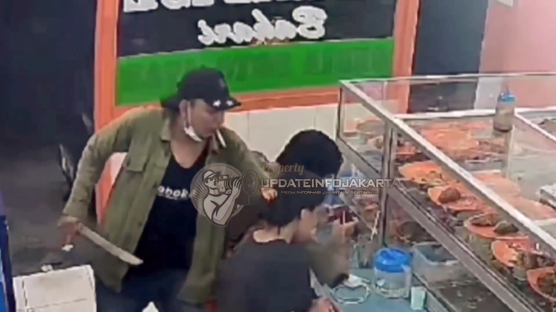 Ini Tampang Perampas HP Sepasang Kekasih yang Sedang Makan di Warteg, Nekat Menenteng Golok