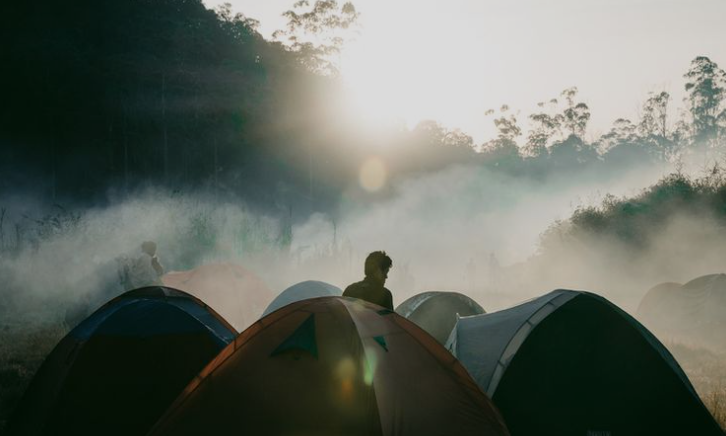 Rekomendasi 10 Destinasi Solo Camping Terbaik untuk Menikmati Keindahan Alam Jawa Barat