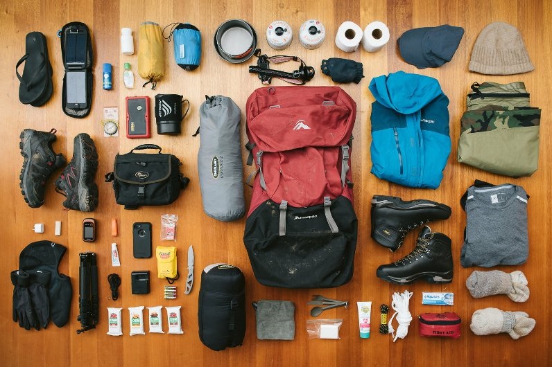 Rahasia Pendakian Sukses - Inilah Merk Lokal Pilihan Para Ahli untuk Peralatan Naik Gunung!