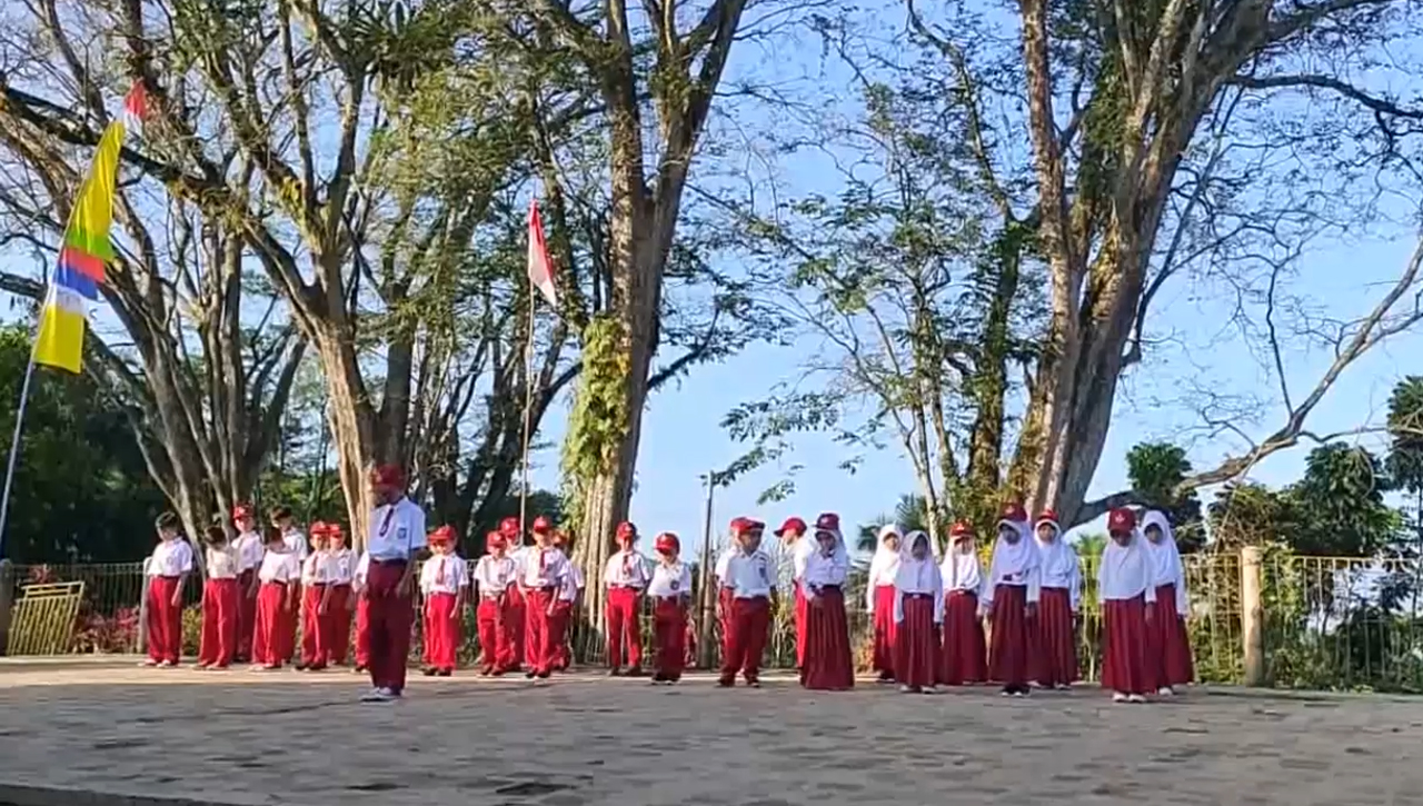 Ironi Dunia Pendidikan di Wilayah Pinggiran Ciamis, Akses Jalan Rusak Sekolah Sepi Peminat