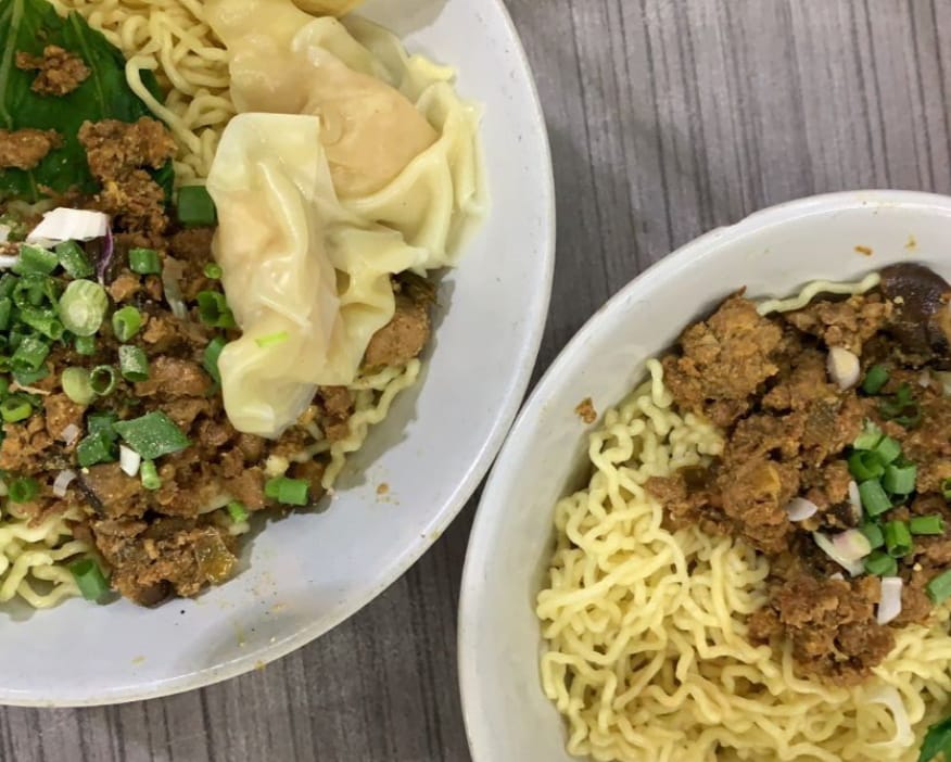 Mengungkap Sejarah dan Resep Mie Pangsit Ayam yang Melegenda, Makanan Ikonik Khas Kota Bandung 