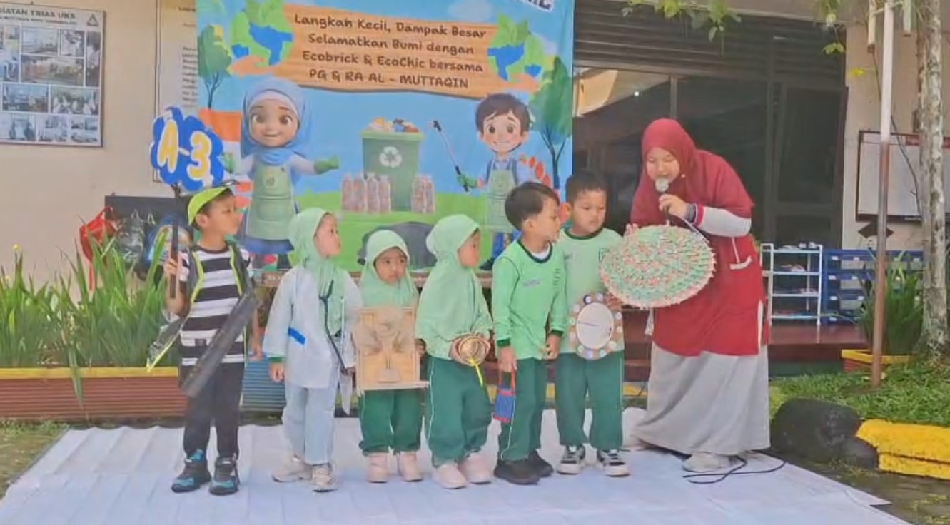 PG dan RA Al-Muttaqin Ajarkan Anak Cinta Lingkungan Sejak Dini, Diajak Olah Sampah Menjadi Barang Berguna