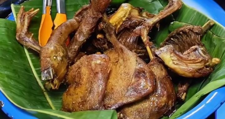 Rela Antre Berjam-jam! Mengintip Rahasia Kelezatan Ayam Goreng Warung Doyong Bogor yang Viral