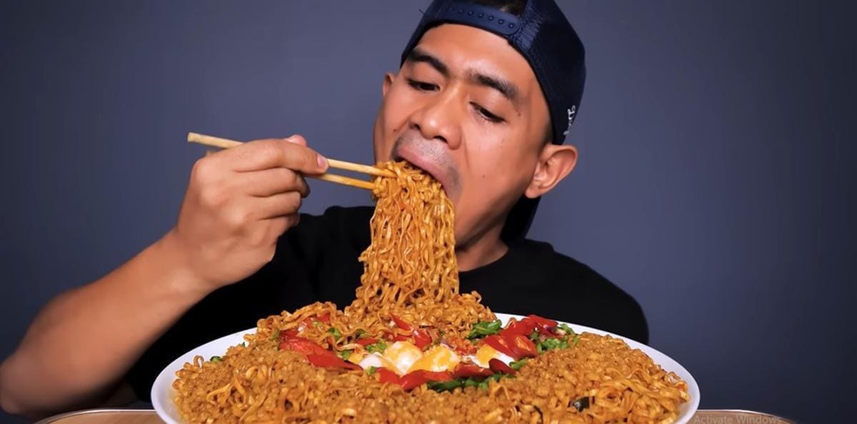 5 Rahasia Tanboy Kun Menghadapi Makanan Super Pedas Tanpa Tumbang  