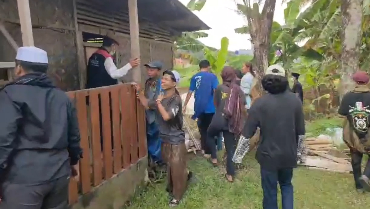 Puluhan Santri Razia Warung Nyemen Saat Ramadan, Satpol-PP Diminta Lebih Proaktif Awasi Warung Nasi Bandel