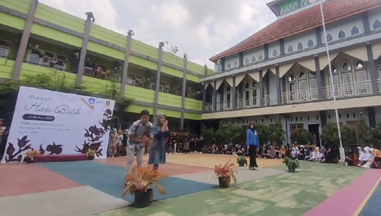 Pelajar Ciamis Meriahkan Fashion Show Hari Batik Nasional, Tumbuhkan Kecintaan Pada Warisan Budaya Indonesia