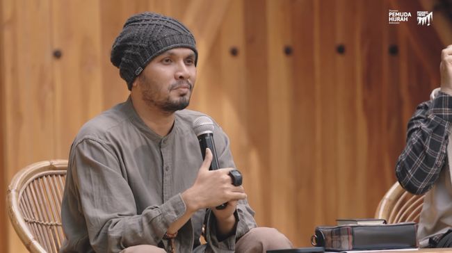 Lebih Dekat dengan Ustadz Hanan Attaki, Sosok Pemberi 