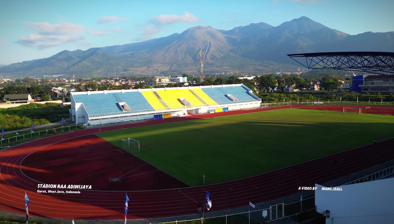 Menengok Keindahan Stadion Dalem Bintang Dengan View Gunung Guntur, Pemandangannya Bikin Kamu Terpukau!!