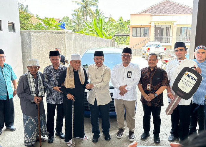 Perkuat Kolaborasi, BPKH RI dan Hidir Foundation Serahkan Satu Unit Mobil Layanan Umat