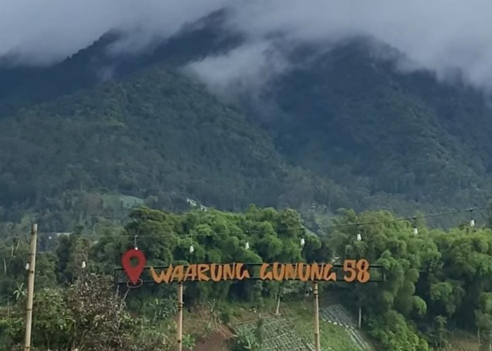 Warung Gunung 58, Kuliner Viral Bandung dengan View Pegunungan dan Sensasi Kabut Tanpa Tiket Masuk